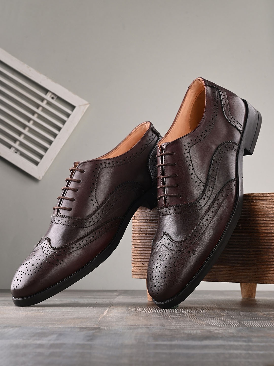 

CLOG LONDON Men Leather Formal Brogues, Brown