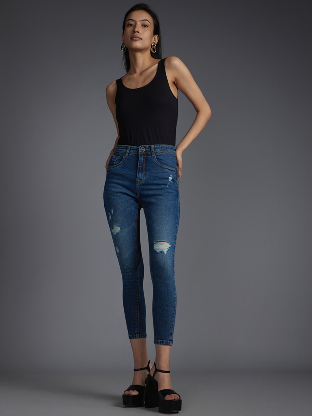 

Recap Women Narrow Skinny Fit High-Rise Mildly Distressed Light Fade Stretchable Jeans, Blue