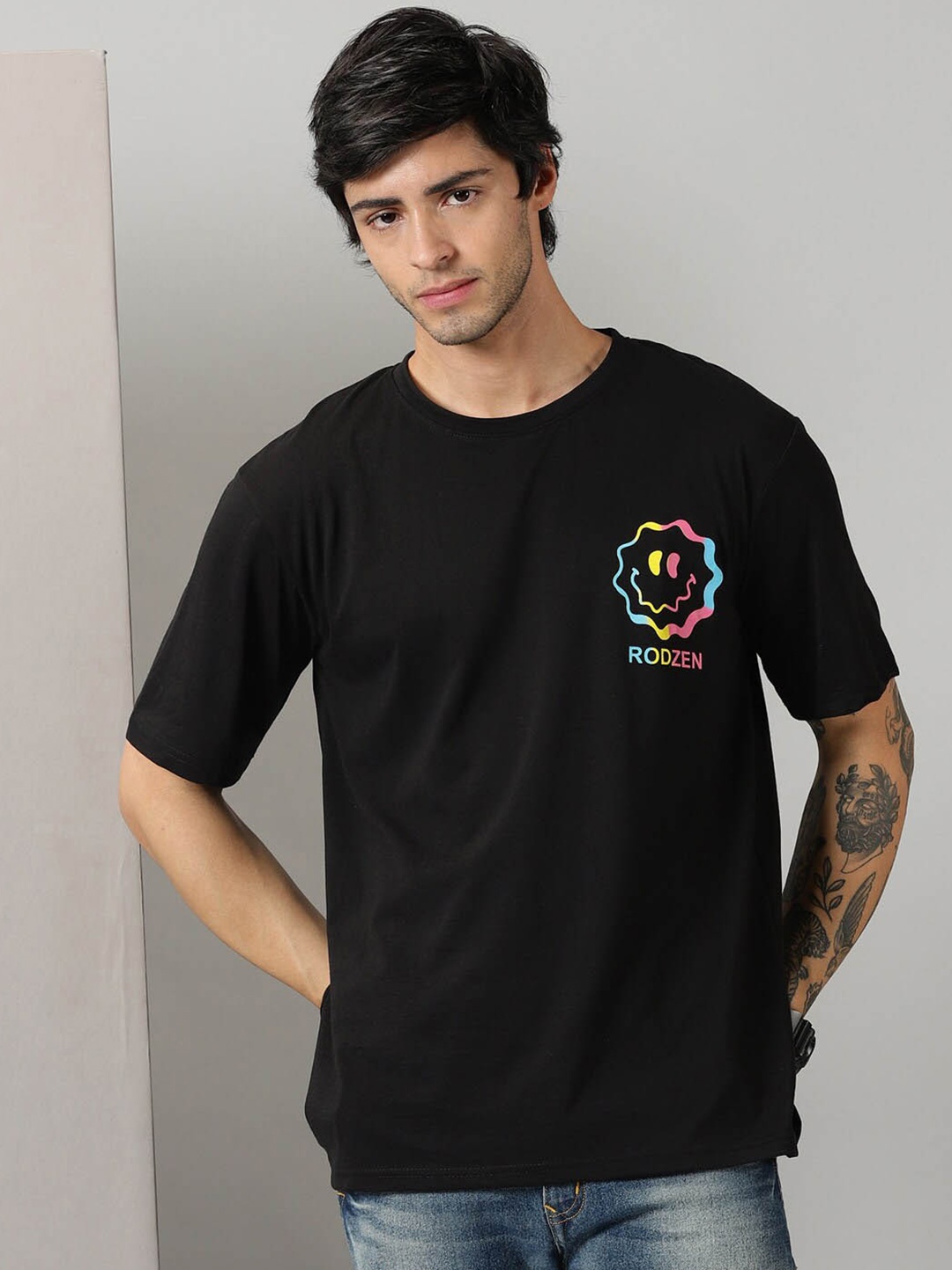 

Rodzen Round Neck T-shirt, Black