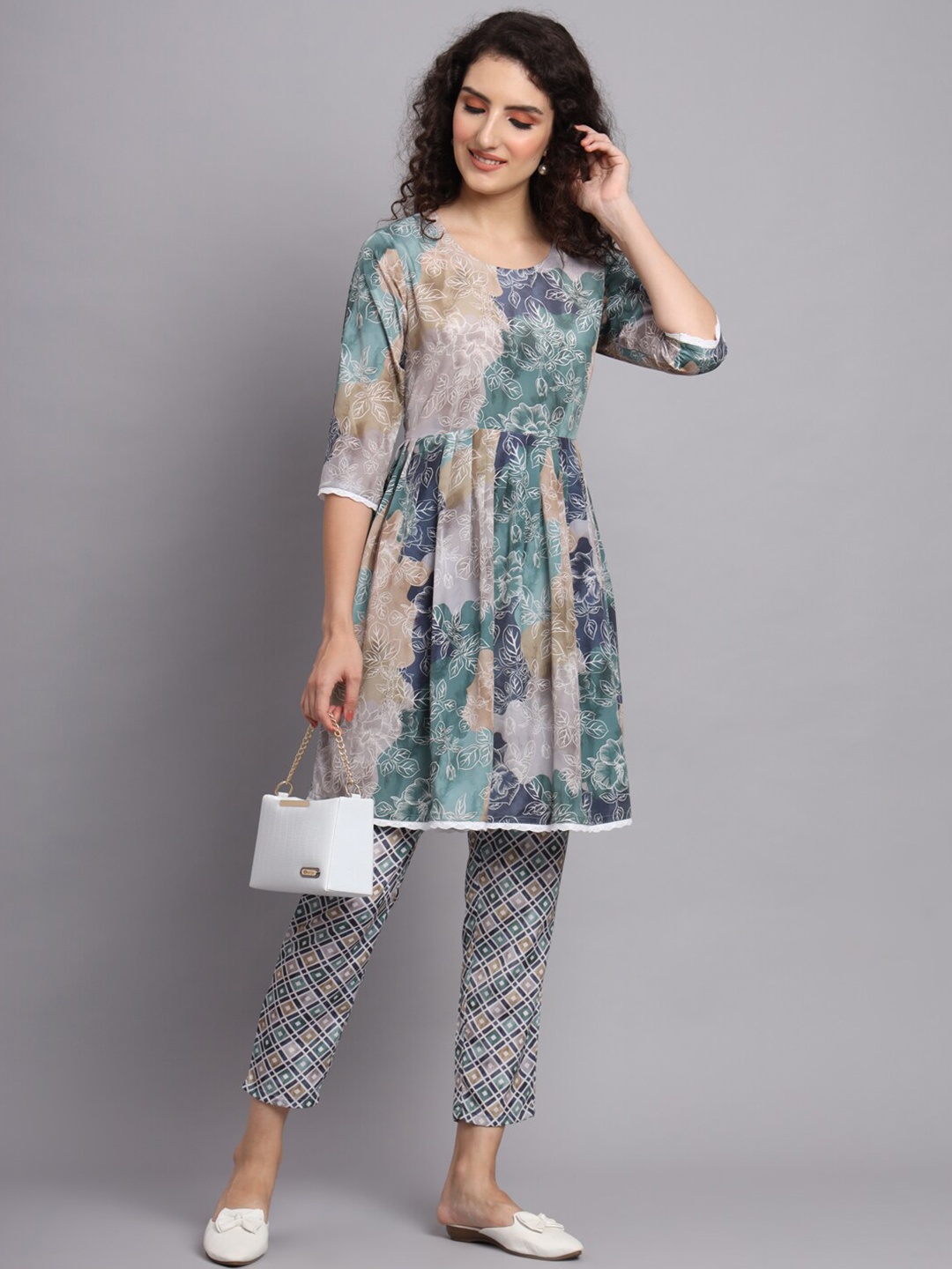 

FABDYOR Floral Printed A-Line Kurti with Trousers, Blue