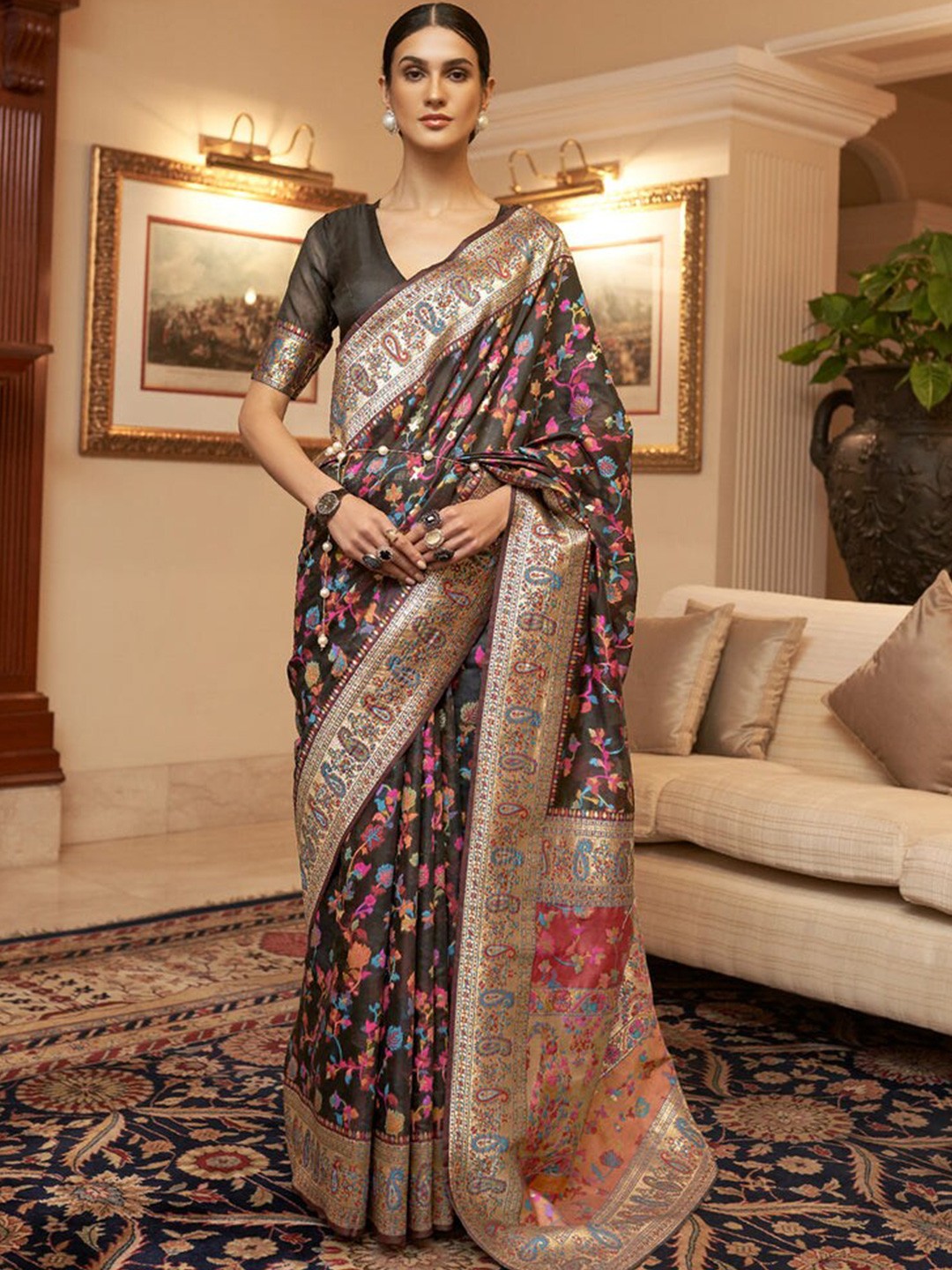 

GAJARAI Floral Woven Design Zari Banarasi Saree, Black