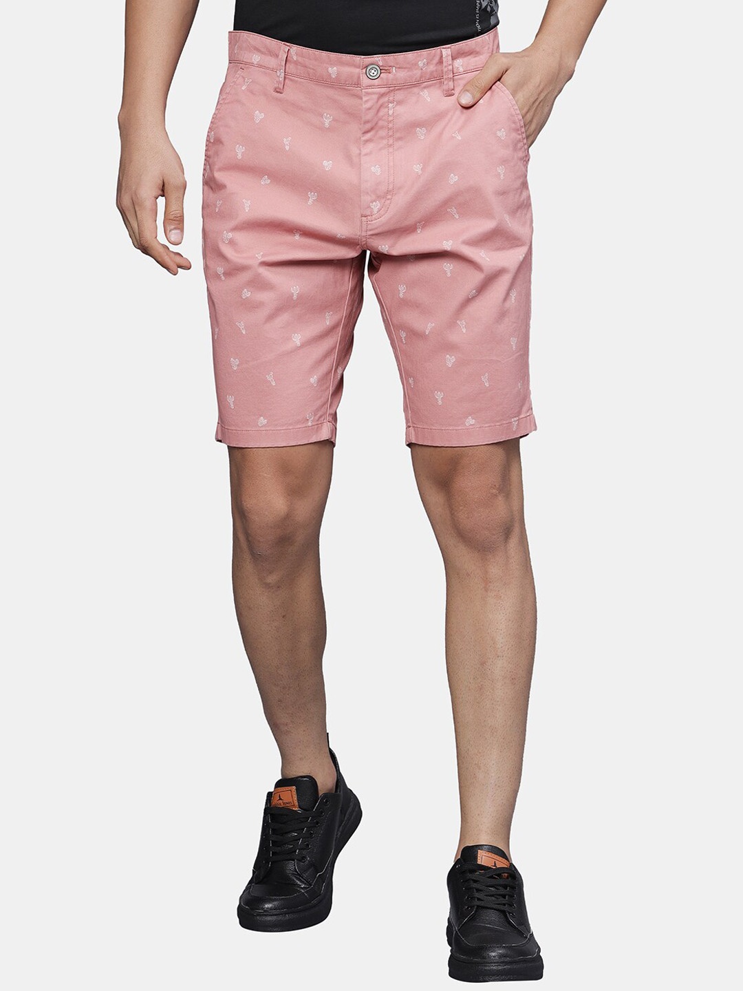 

t-base Men Conversational Printed Chino Shorts, Coral