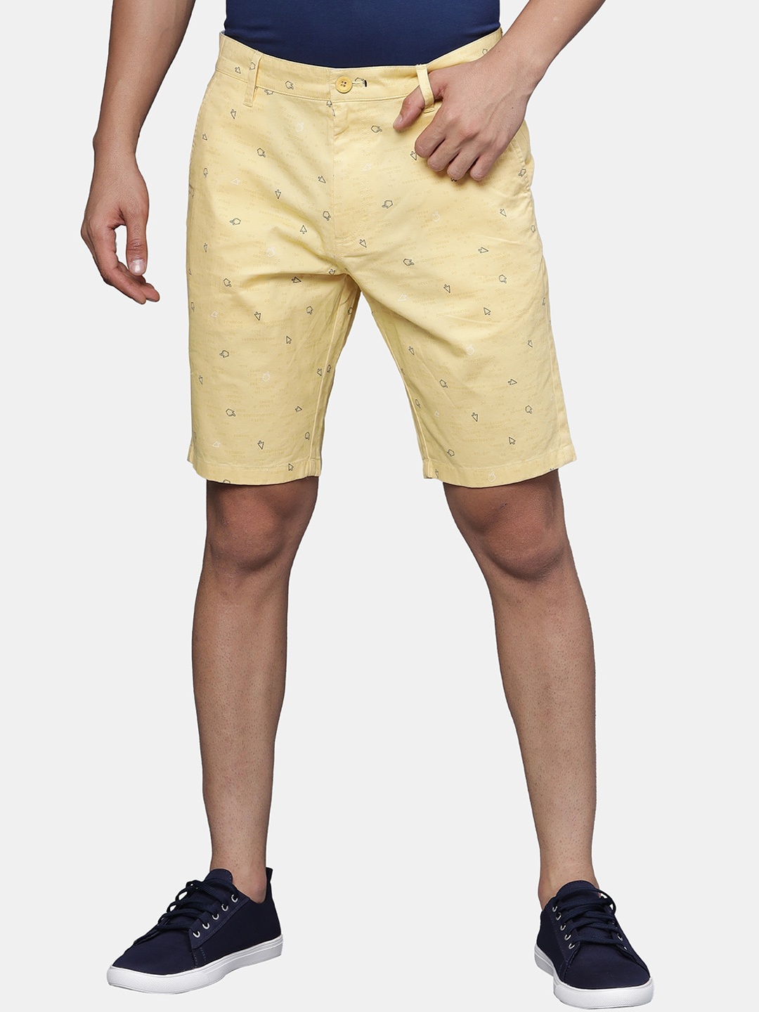 

t-base Men Conversational Printed Chino Shorts, Yellow