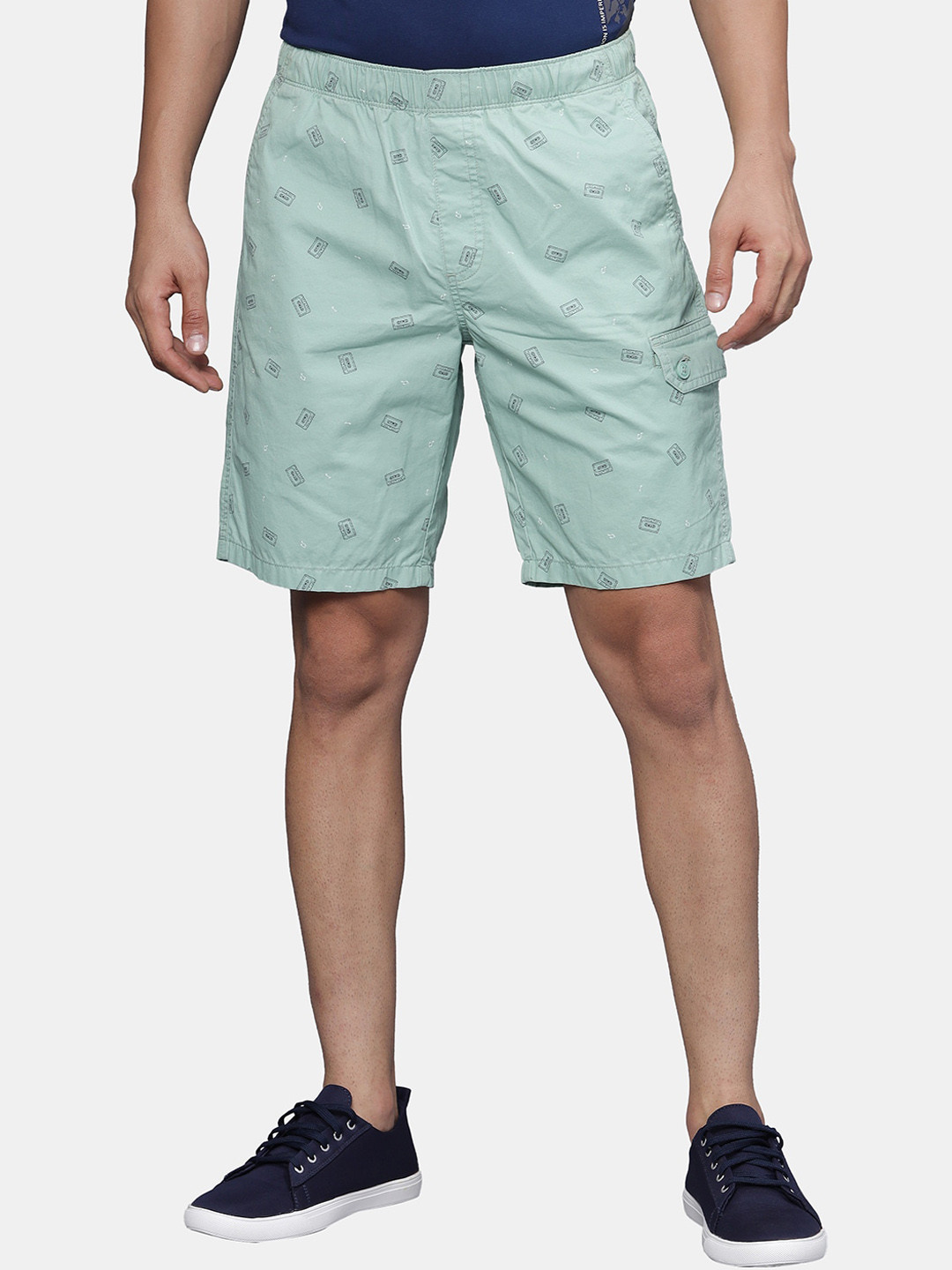 

t-base Men Conversational Printed Cotton Regular Shorts, Green