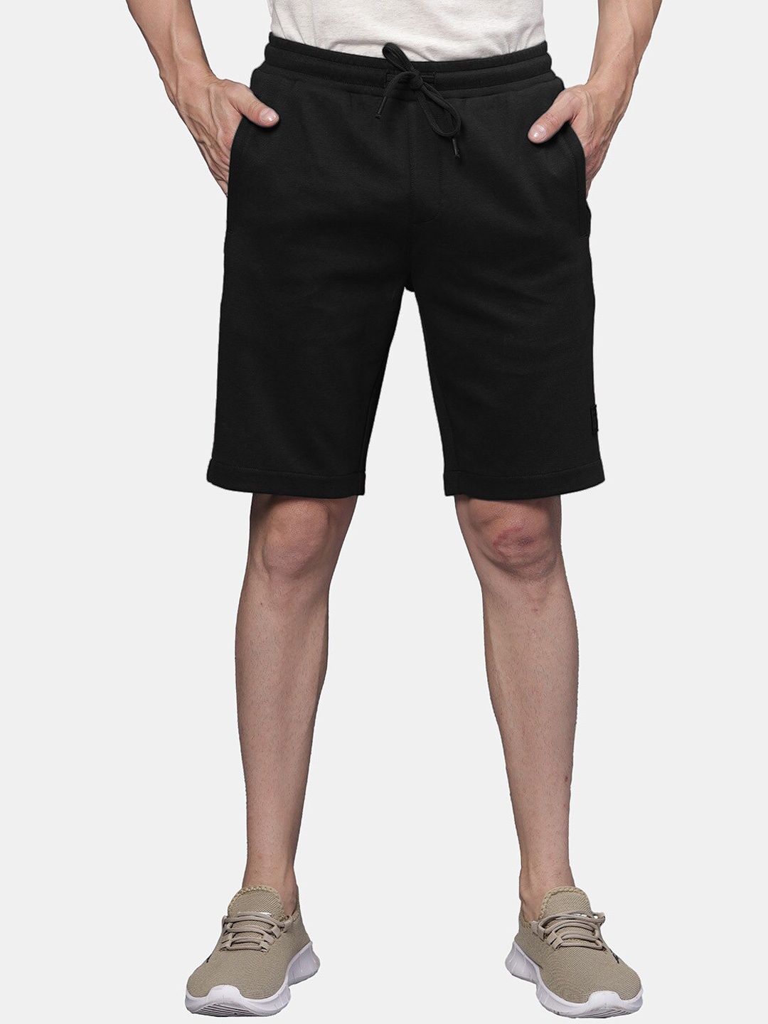 

t-base Men Mid-Rise Shorts, Black