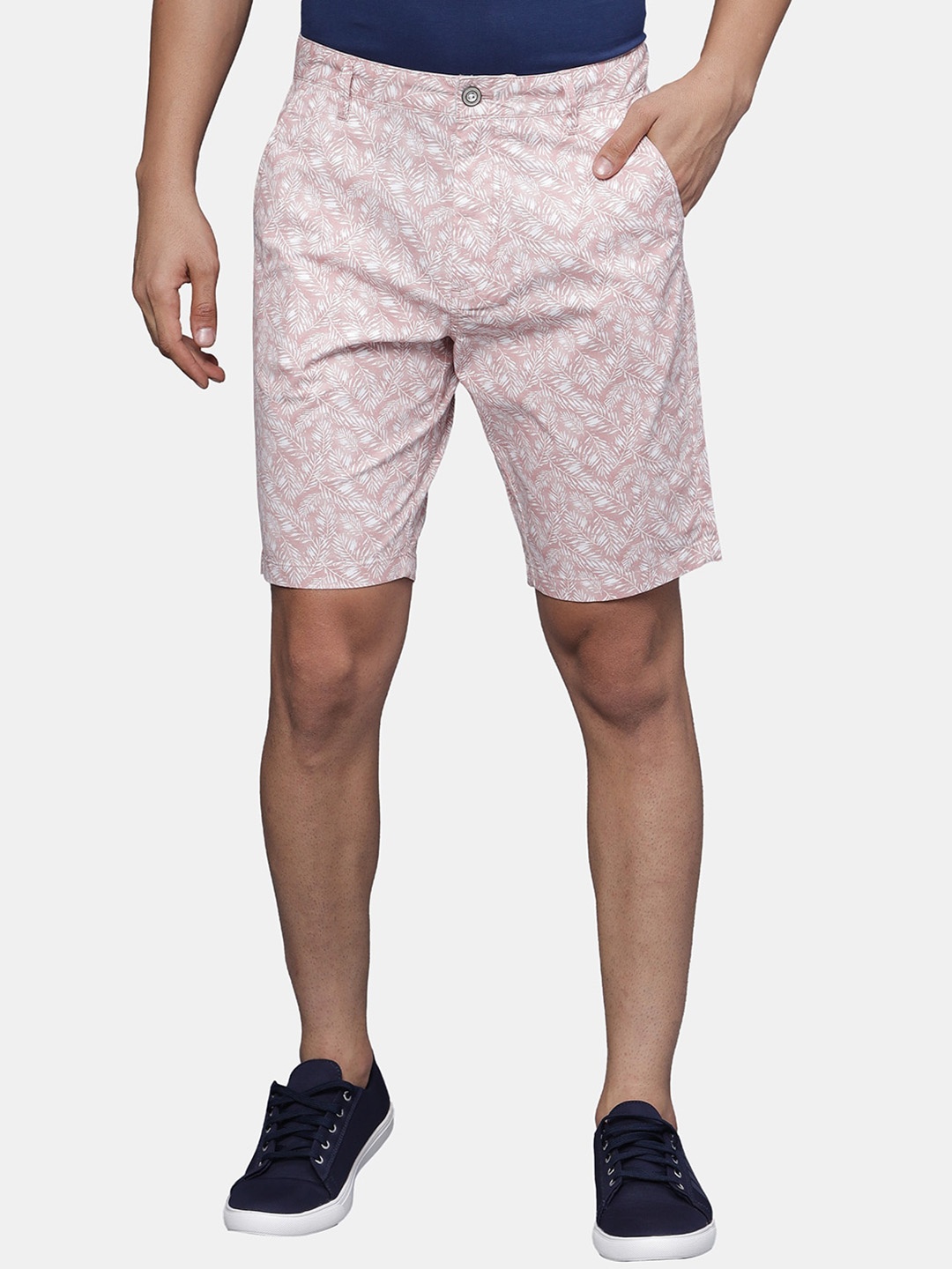 

t-base Men Mid-Rise Floral Printed Shorts, Pink