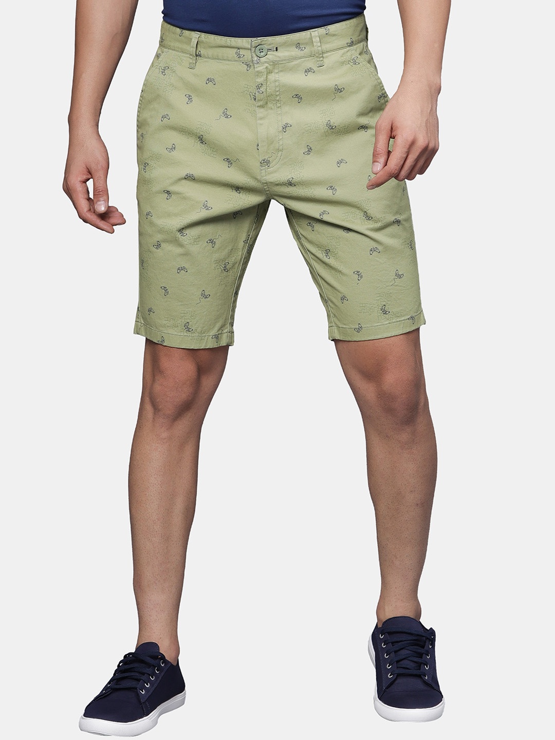 

t-base Men Conversational Printed Cotton Chino Shorts, Green