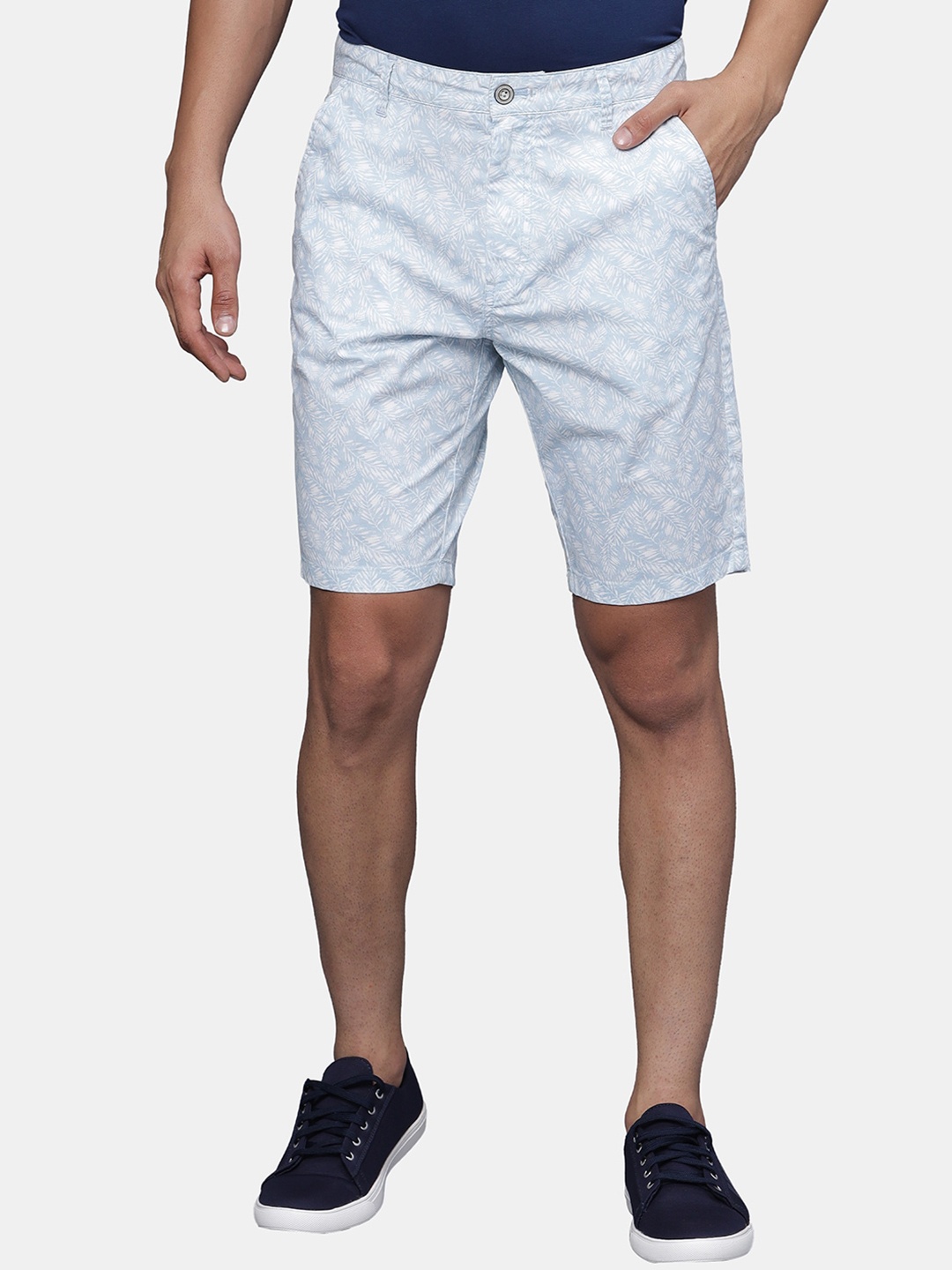 

t-base Men Floral Printed Shorts, Blue