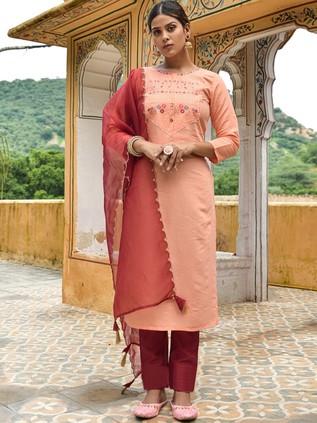 

JAPNAAM Ethnic Motifs Yoke Design Regular Thread Work Kurta with Trousers & Dupatta, Peach