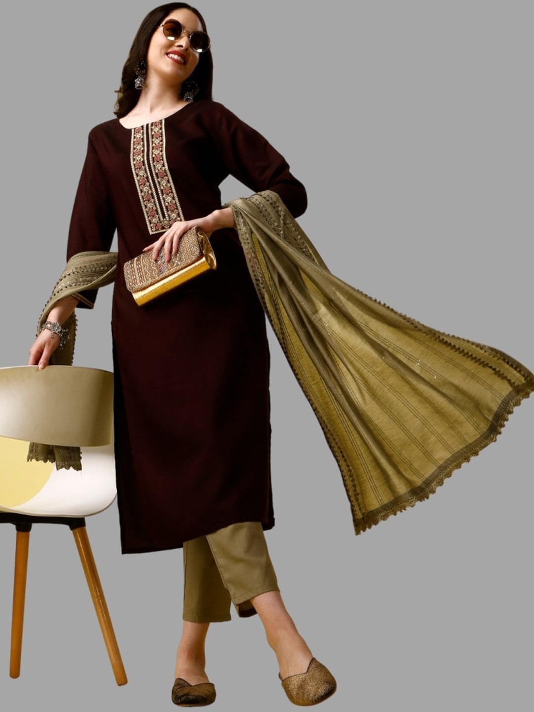 

JAPNAAM Ethnic Motifs Yoke Design Regular Thread Work Kurta with Trousers & With Dupatta, Maroon