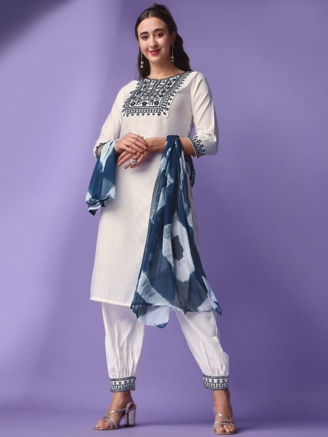 

JAPNAAM Thread Work Kurta with Trousers & Dupatta, Off white