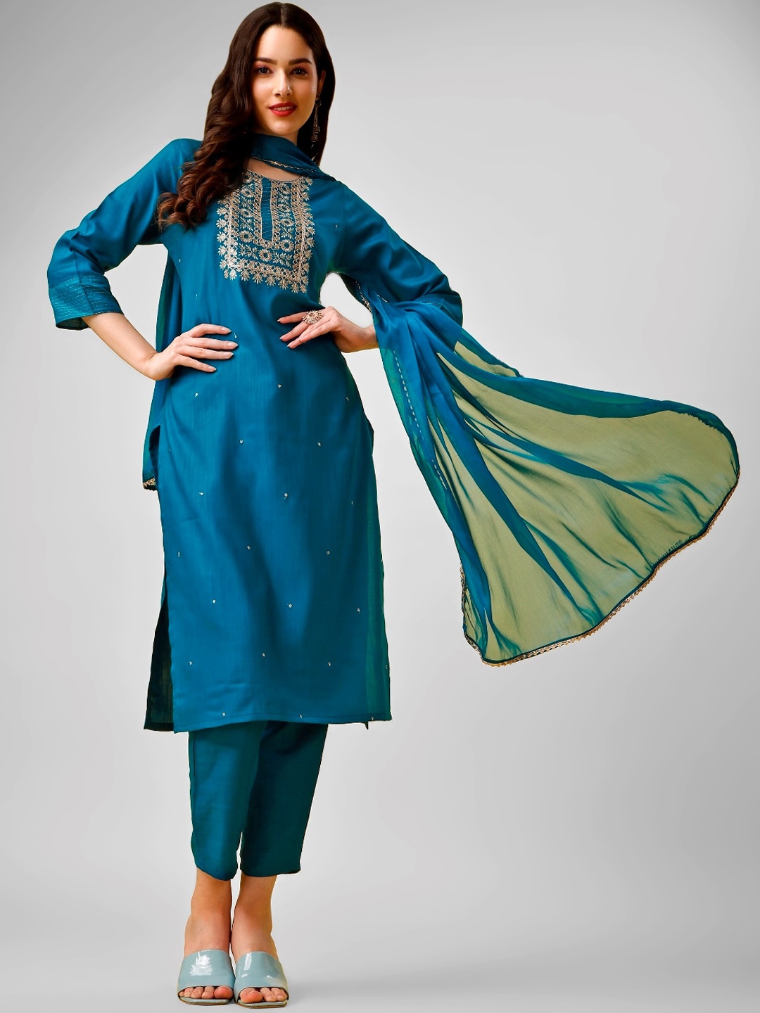 

JAPNAAM Ethnic Motifs Embroidered Thread Work Straight Kurta & Trousers With Dupatta, Blue