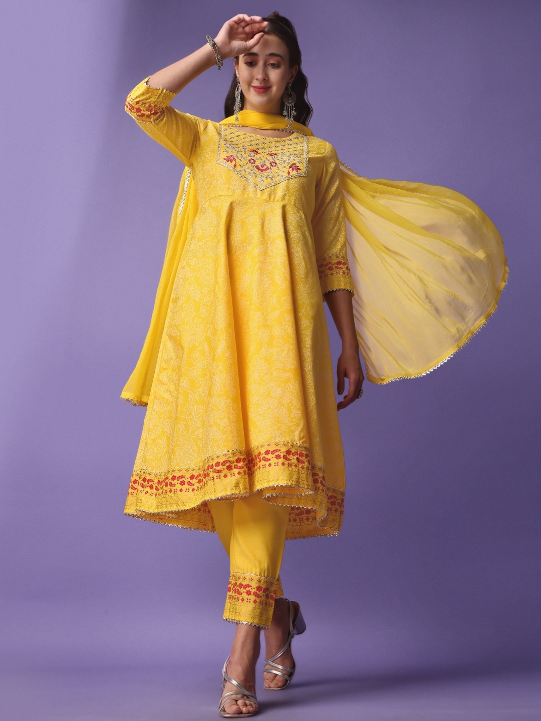 

JAPNAAM Floral Printed Round Neck Thread Work A-Line Kurta With Trousers & Dupatta, Yellow