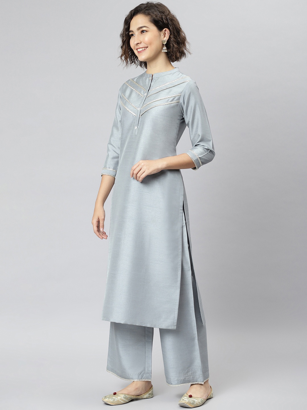 

Janasya Mandarin Collar Gotta Patti Straight Kurta with Palazzos, Grey