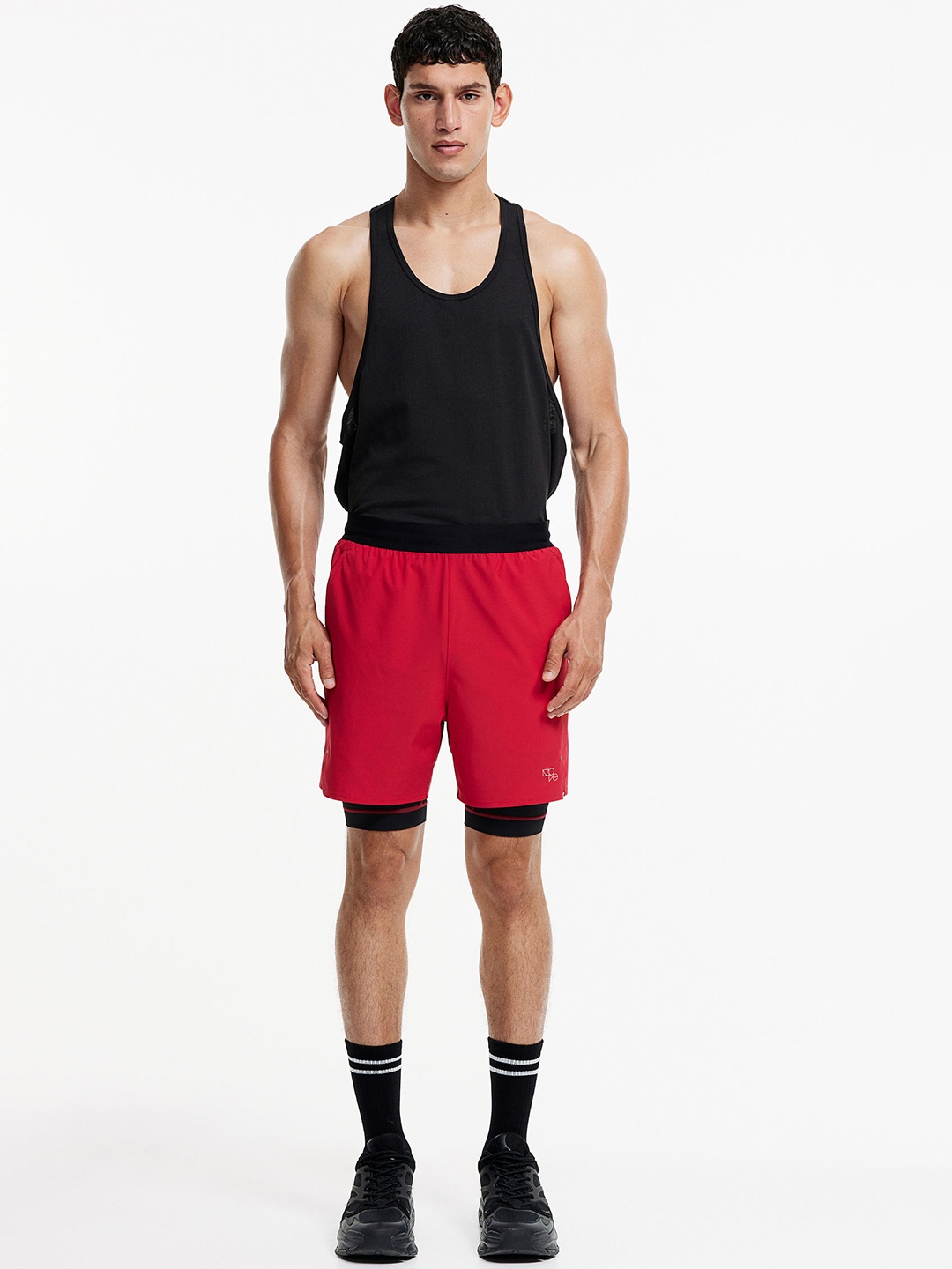 

H&M Men DryMove Double-Layered Sports Shorts, Red