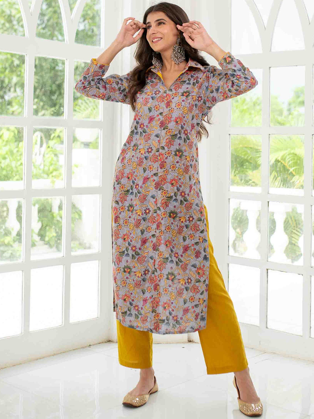 

Label Shaurya Sanadhya Floral Printed Pure Cotton Kurta with Trousers, Grey