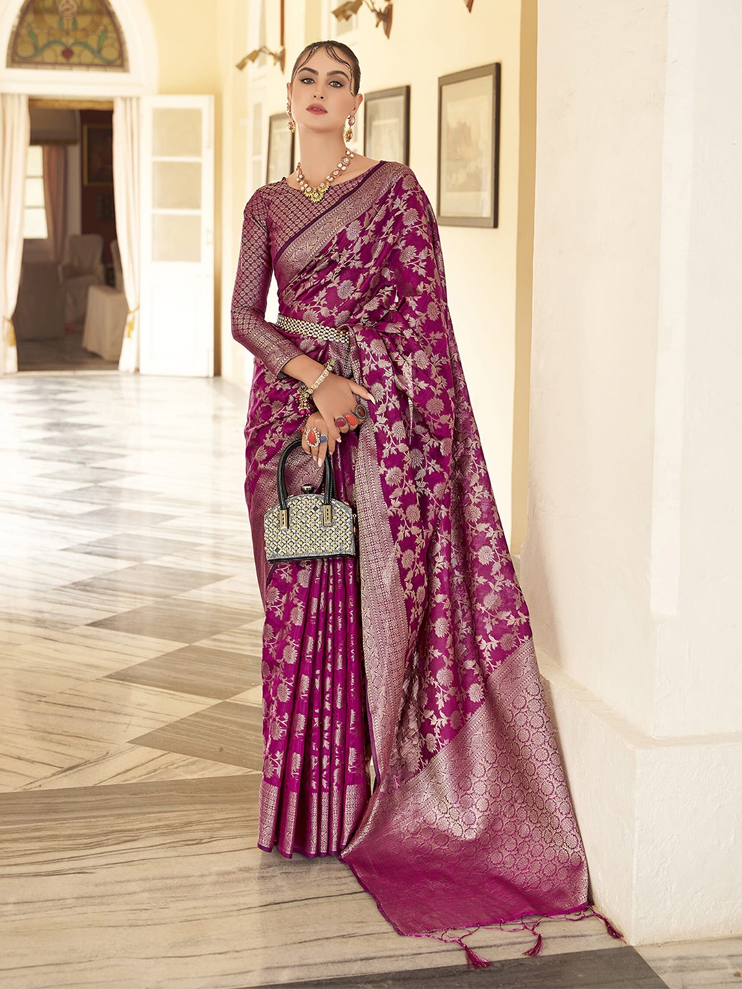 

elora Floral Woven Design Zari Banarasi Saree, Pink