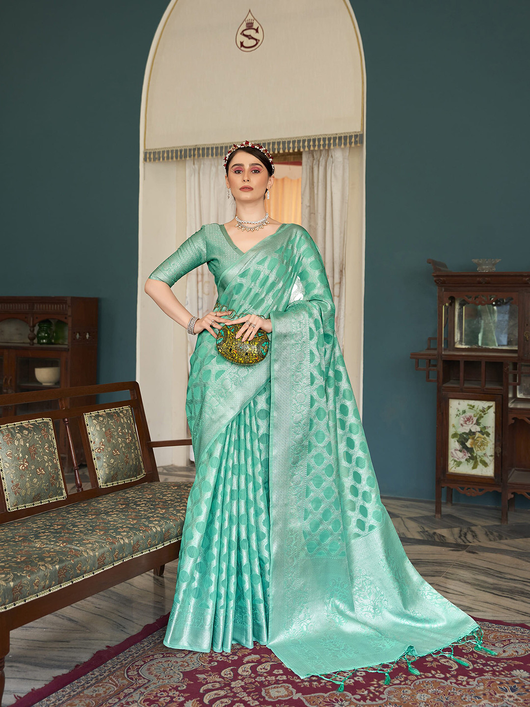 

elora Ethnic Motifs Woven Design Zari Linen Silk Banarasi Designer Saree, Green