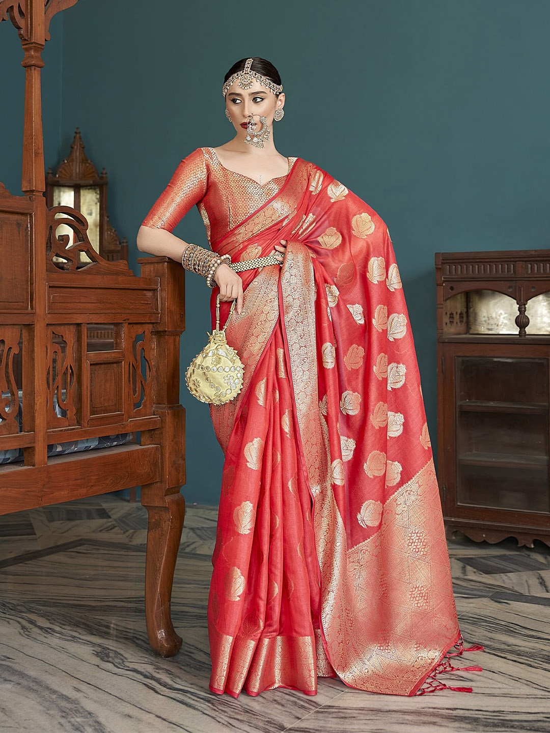 

elora Ethnic Motifs Woven Design Zari Detail Banarasi Saree, Red