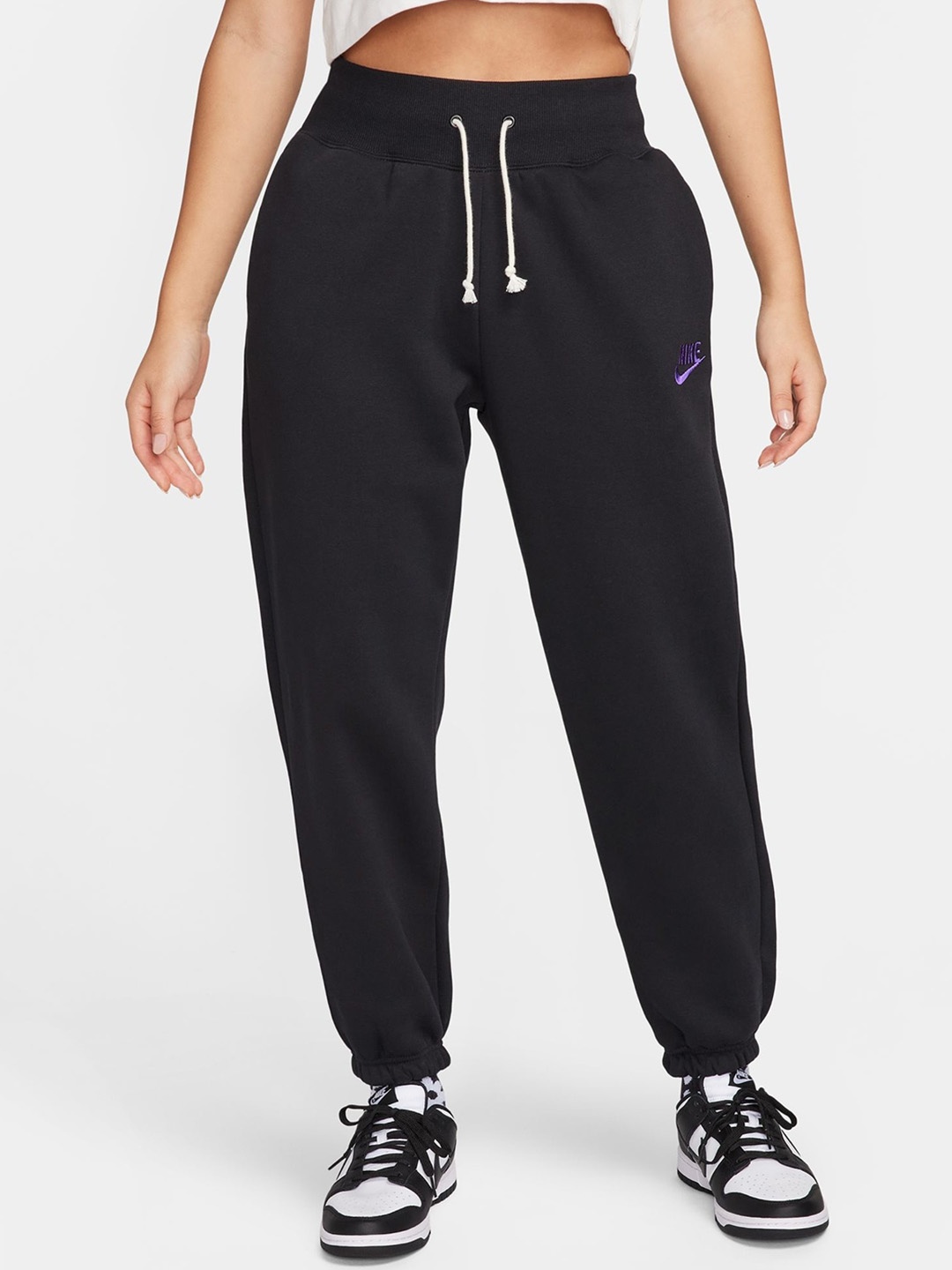 

Nike Women Black Sportswear Trackpants
