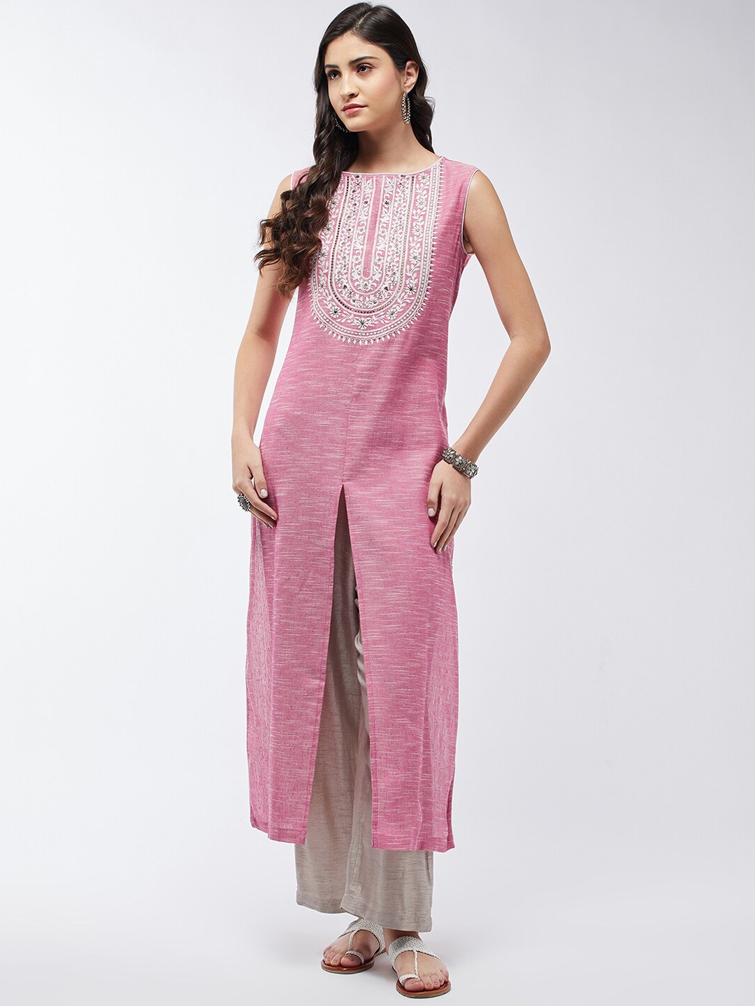 

Pannkh Floral Yoke Design Thread Work Cotton Straight Kurta, Pink