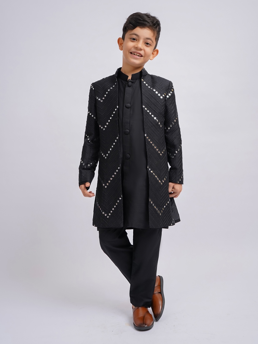 

VASTRAMAY Boys Mirror Work Sherwani Over Kurta Pyjama, Black