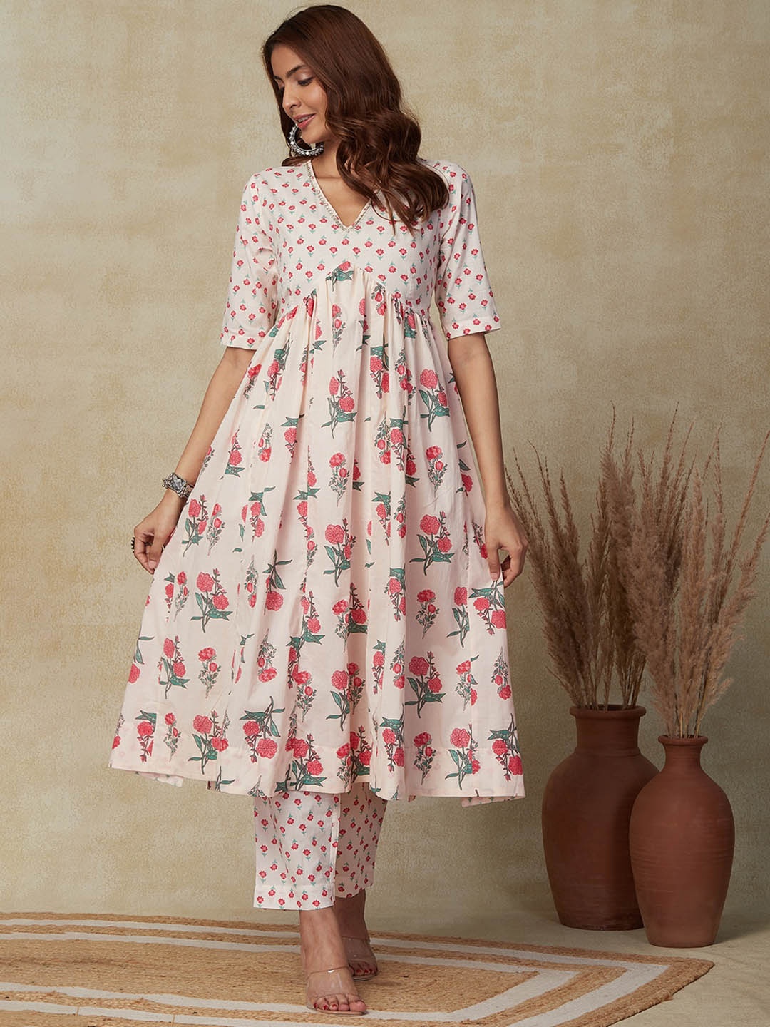 

FASHOR Floral Printed Pleated V-Neck Pure Cotton Anarkali Kurta With Trousers, Off white