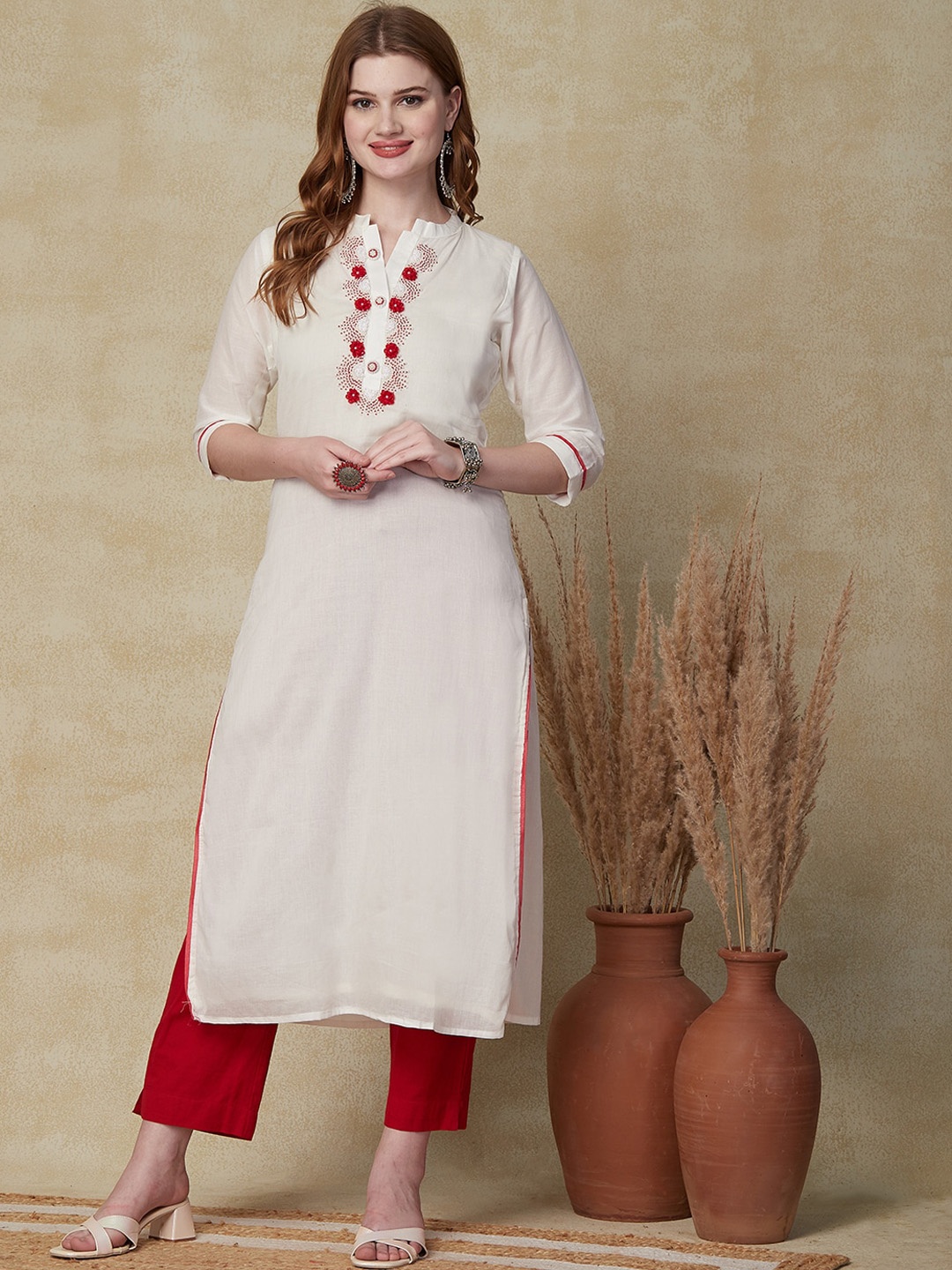

FASHOR Floral Yoke Design Beads Embellished Straight Kurta, White