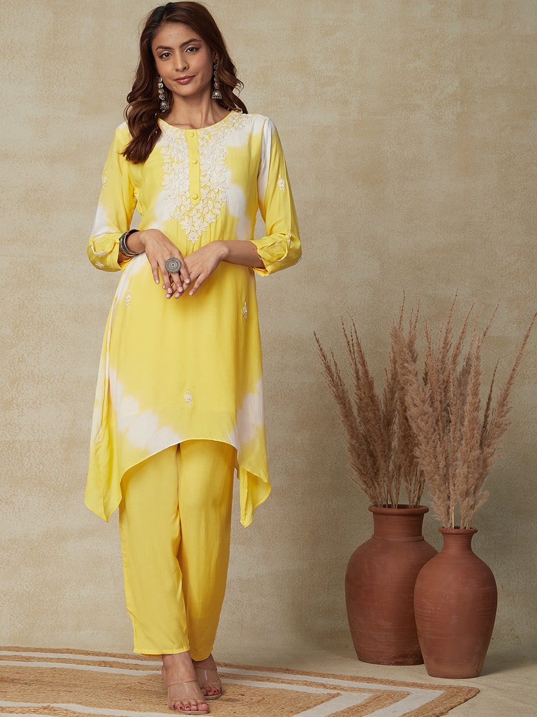 

FASHOR Dyed Beads and Stones Kurta with Trousers, Yellow