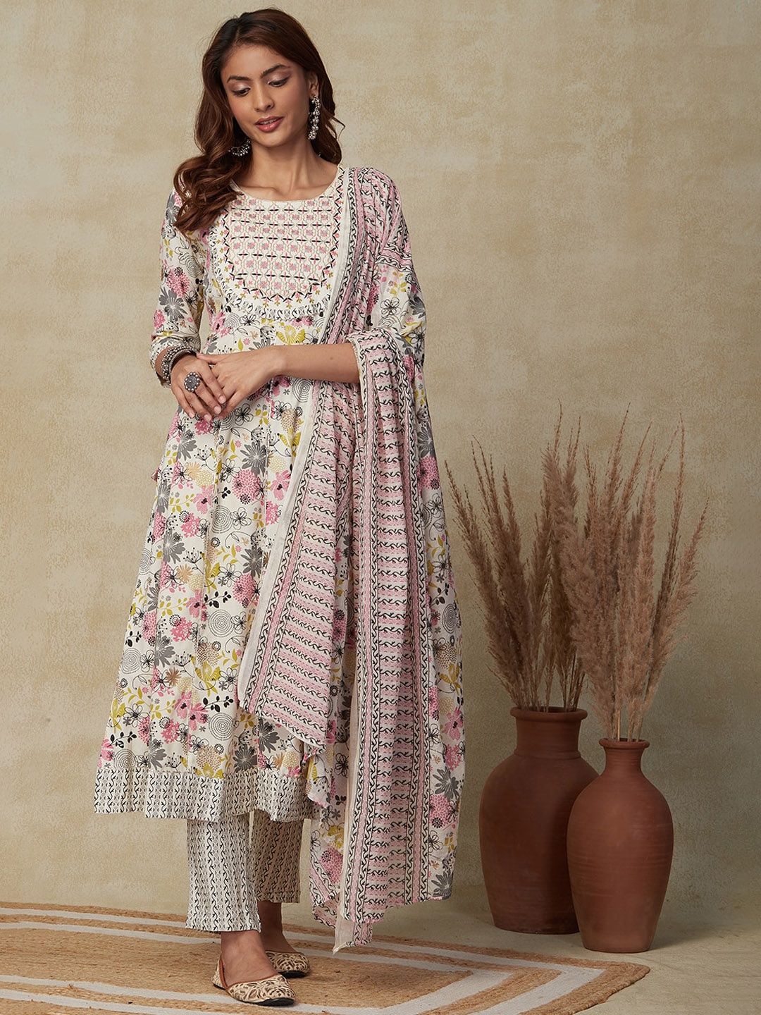 

FASHOR Floral Printed Panelled Kurta with Palazzos & Dupatta, Off white
