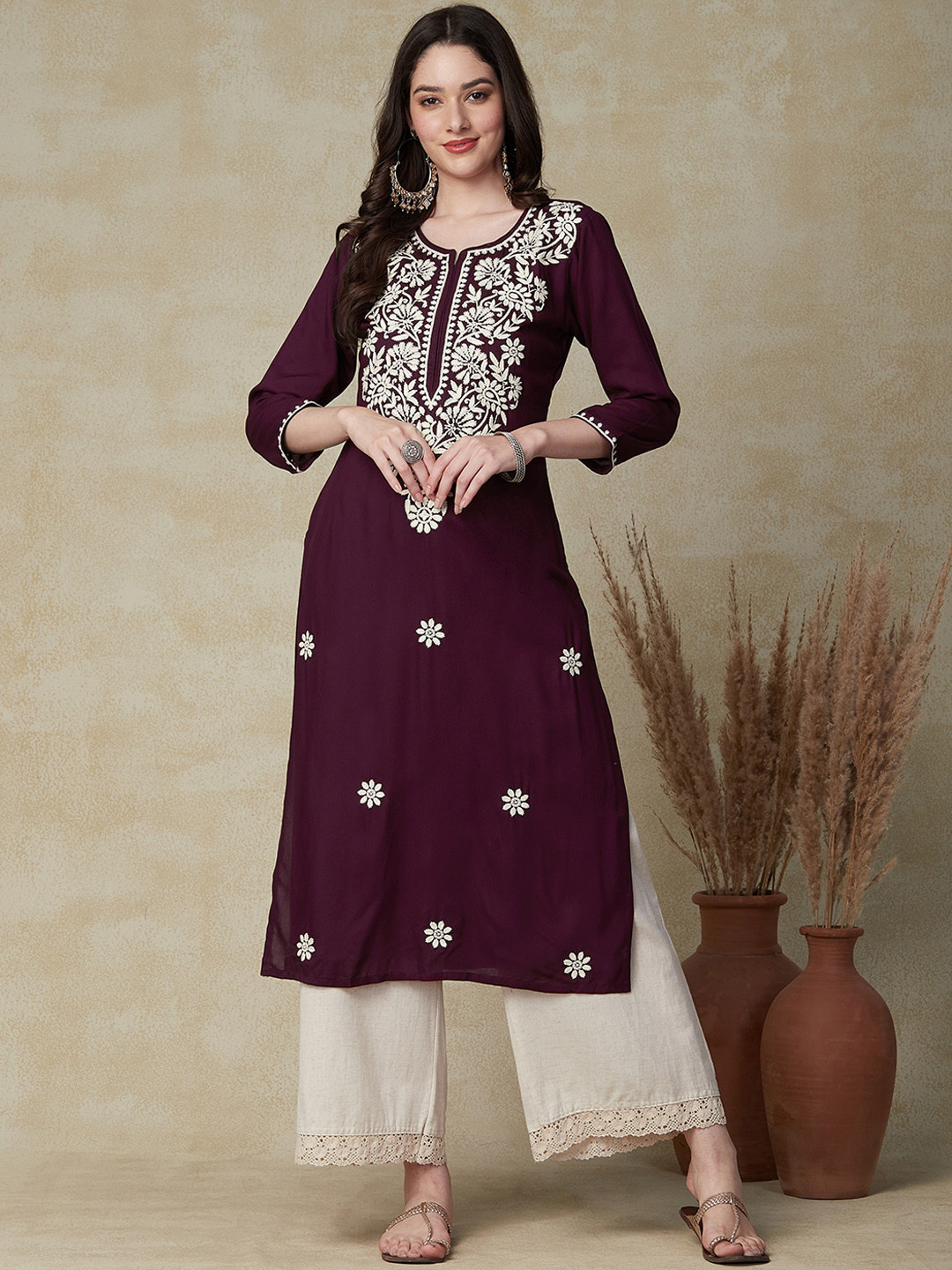 

FASHOR Ethnic Motifs Embroidered Straight Kurta, Burgundy