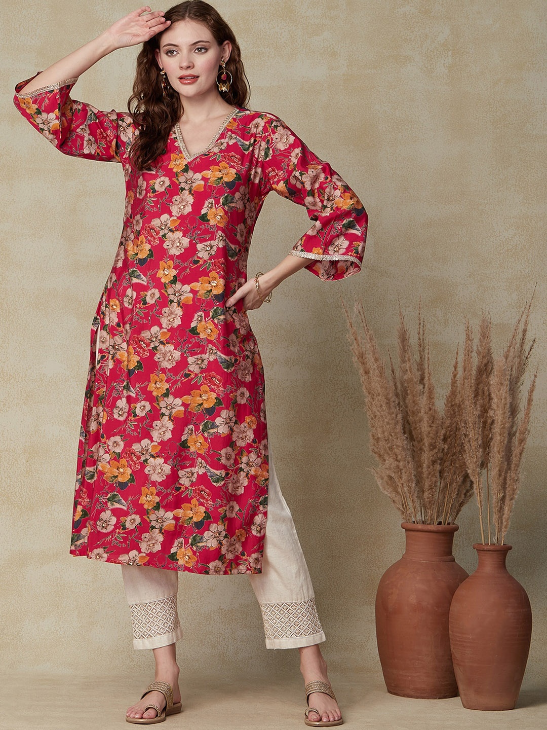 

FASHOR Floral Printed V-Neck Straight Kurta, Fuchsia