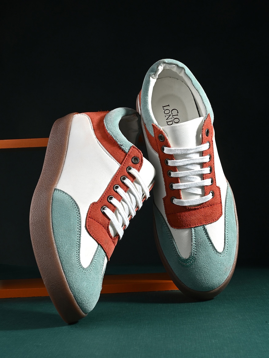 

CLOG LONDON Men Colourblocked Lace-Up Sneakers, White