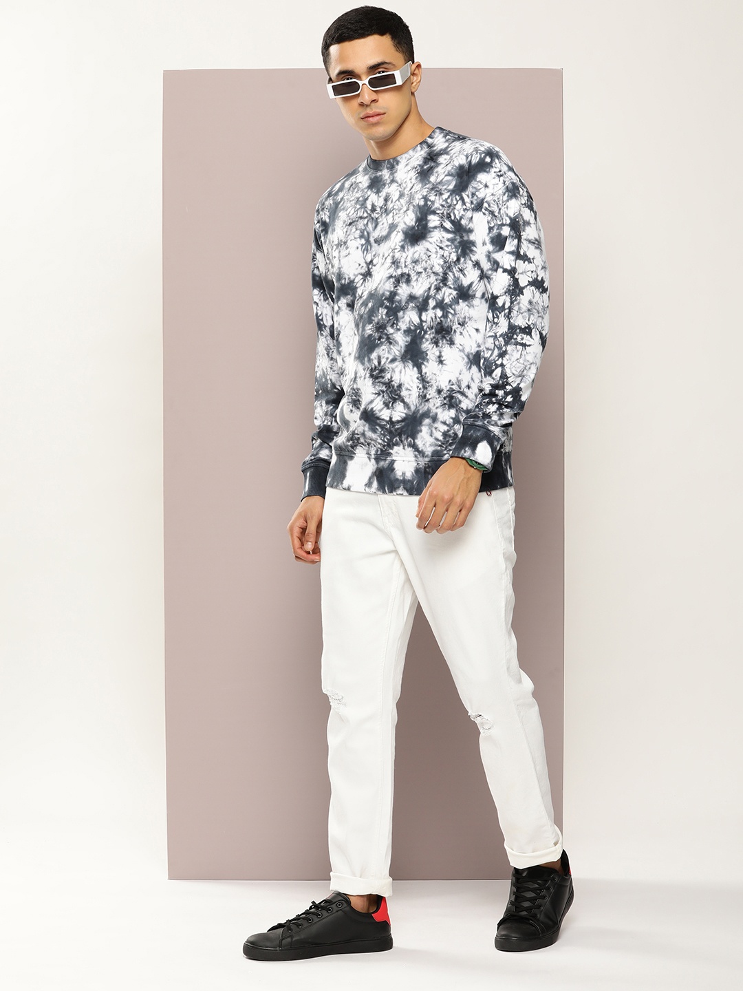 

Kook N Keech Men Tie & Dye Pure Cotton Sweatshirt, White