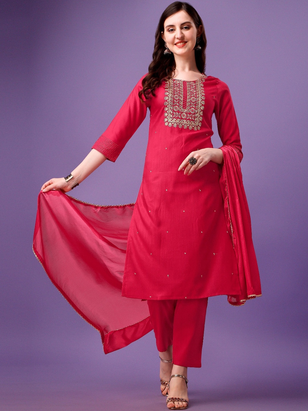 

JAPNAAM Floral Yoke Design Kurta With Trousers & Dupatta, Fuchsia