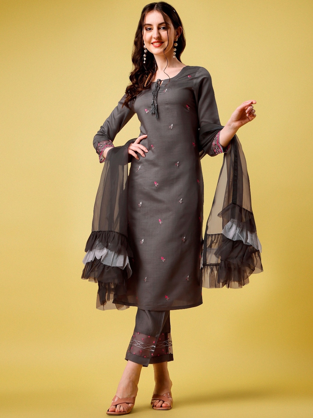 

JAPNAAM Floral Embroidered Tie-Up Neck Kurta With Trousers & Dupatta, Grey