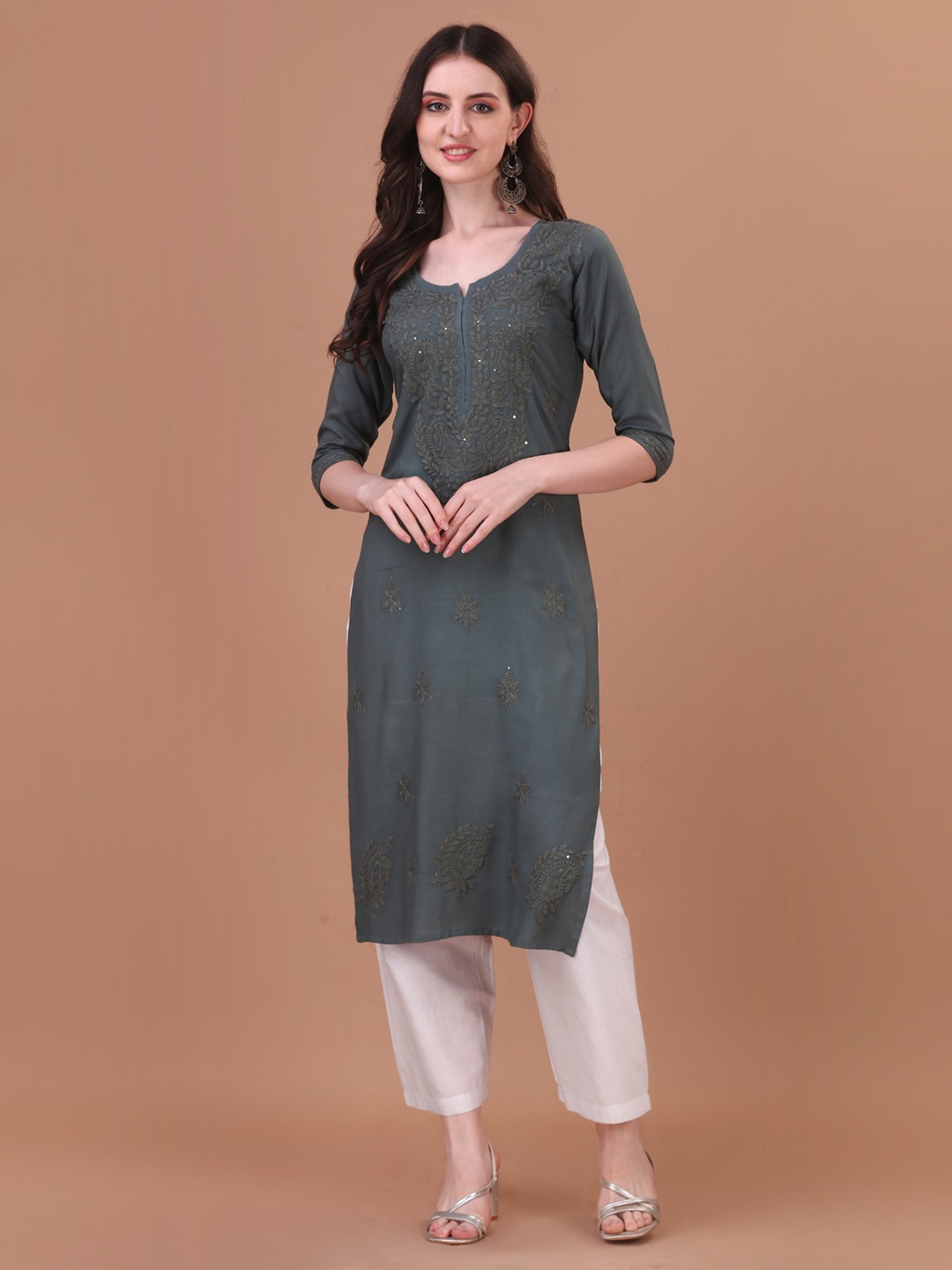 

SAZRIKA Ethnic Motifs Embroidered Chikankari Straight Kurta, Grey
