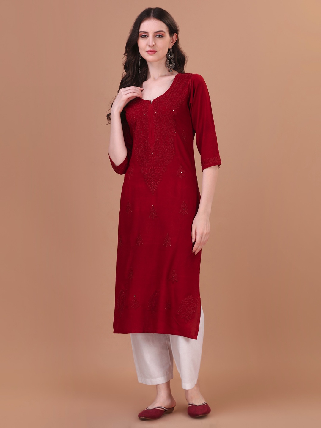 

SAZRIKA Ethnic Motifs Embroidered Chikankari Straight Kurta, Red