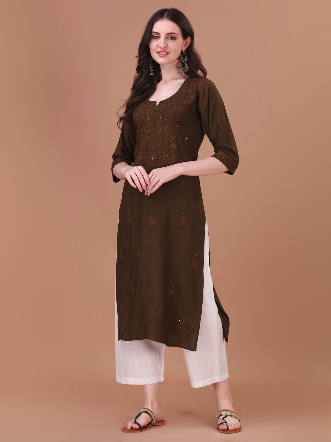 

SAZRIKA Ethnic Motifs Embroidered Chikankari Straight Kurta, Brown