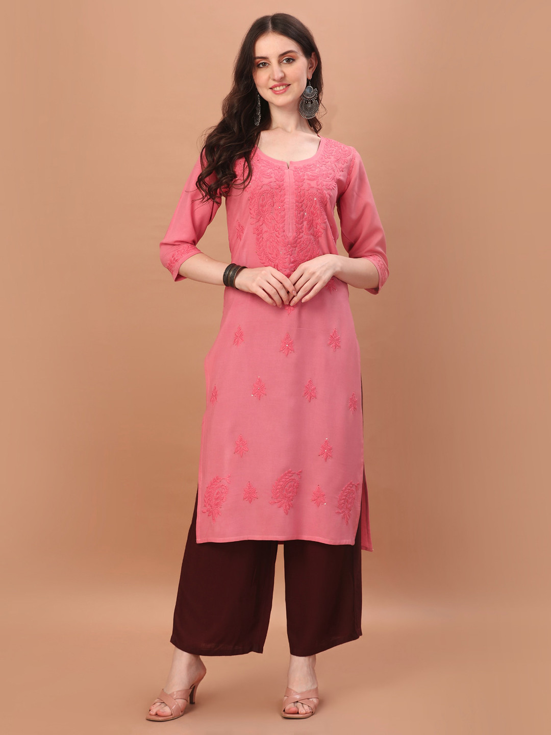 

SAZRIKA Floral Embroidered Chikankari Kurta, Pink