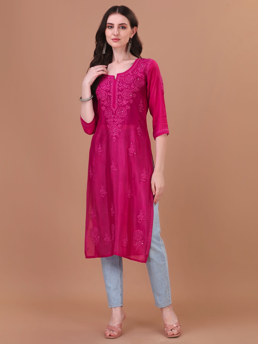 

SAZRIKA Floral Embroidered Chikankari Kurta, Pink