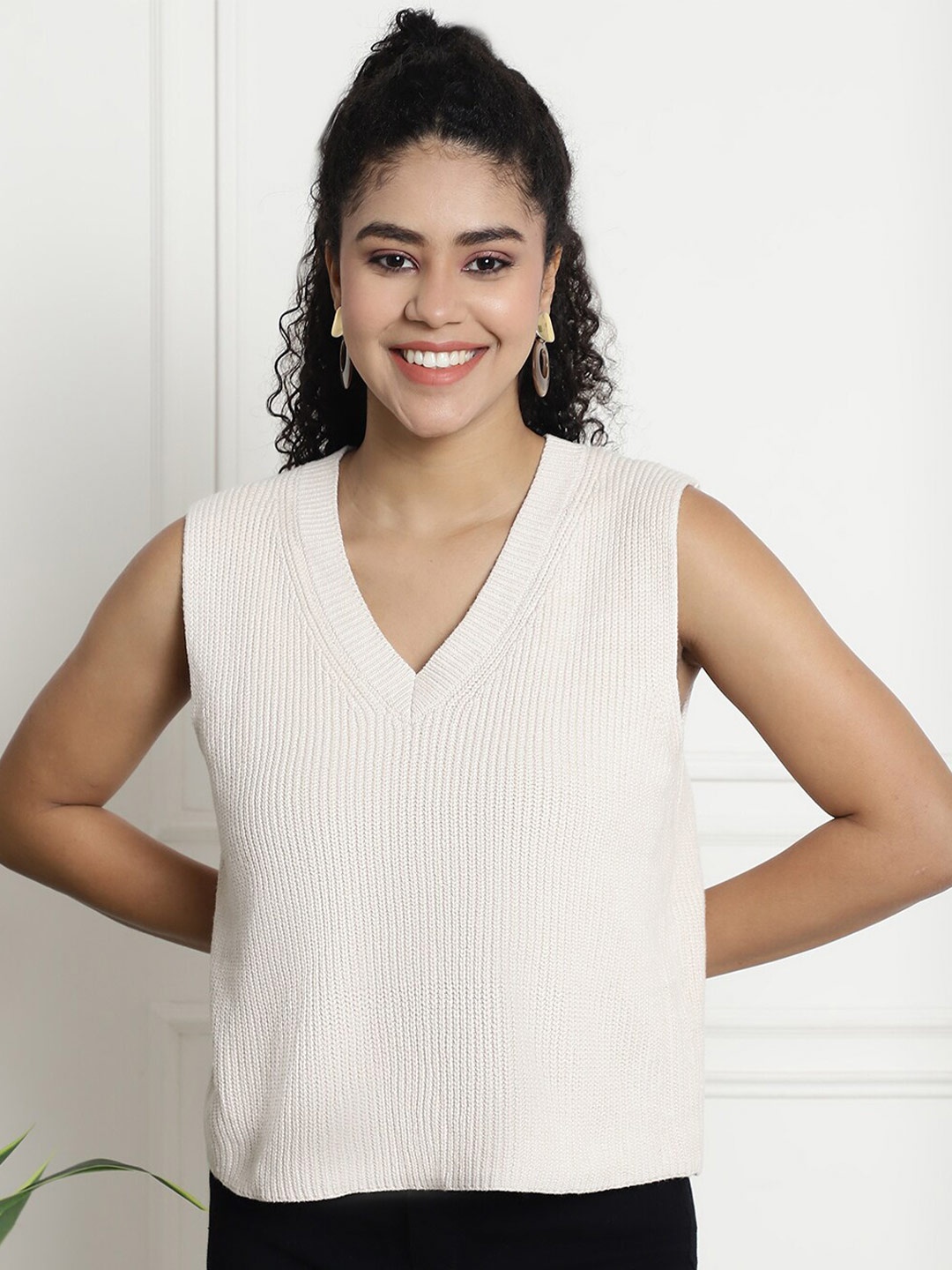 

NoBarr V-Neck Sleeveless Ribbed Cotton Sweater Vest, Beige