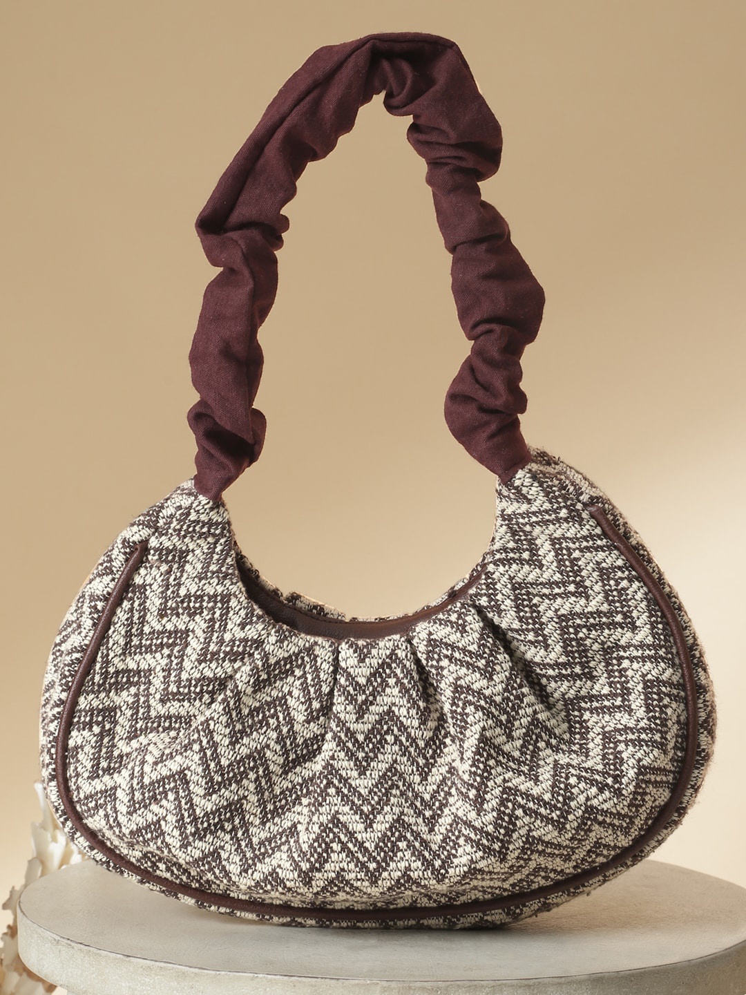 

DEEBACO Brown Shopper Handheld Bag with Quilted