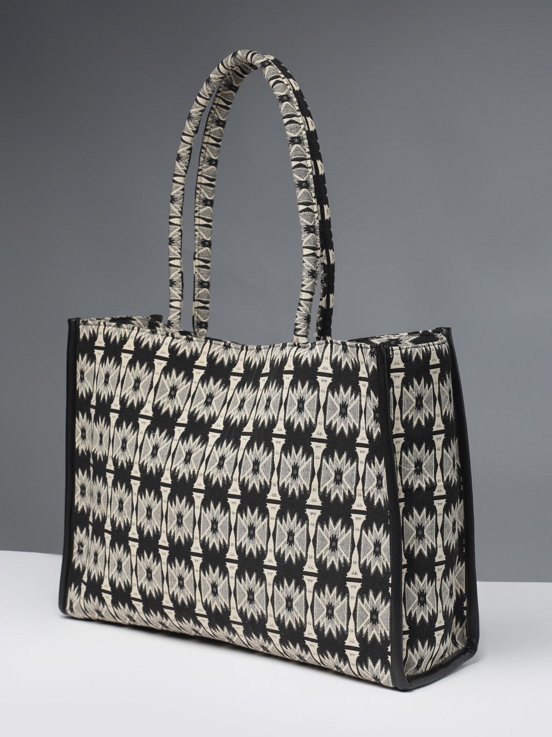 

DEEBACO Ethnic Motifs Printed Bucket Handheld Bag, Beige