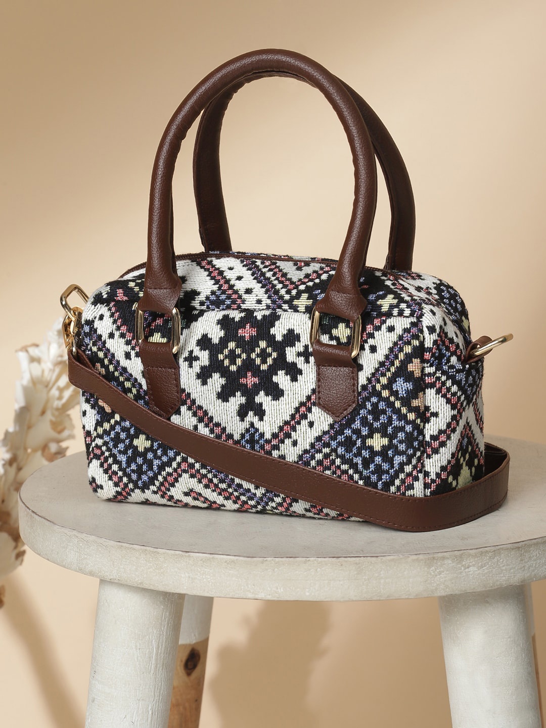 

DEEBACO Woven Design Structured Handheld Bag, White