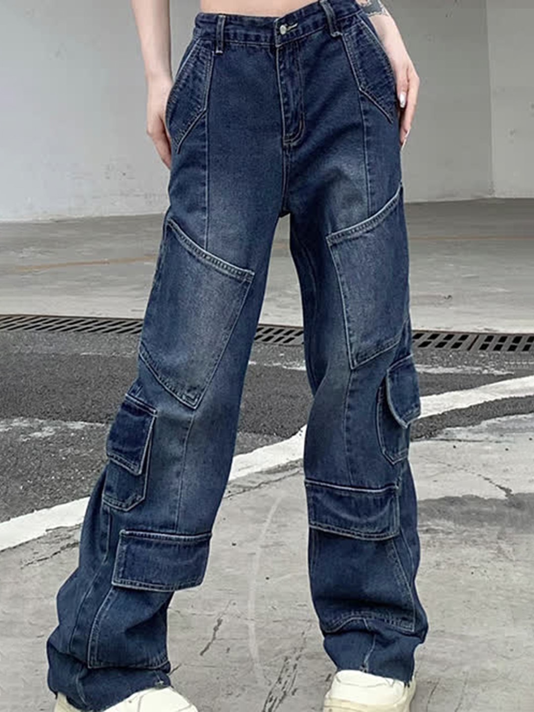 

LULU & SKY Women Straight Fit Low-Rise Clean Look Light Fade Jeans, Blue