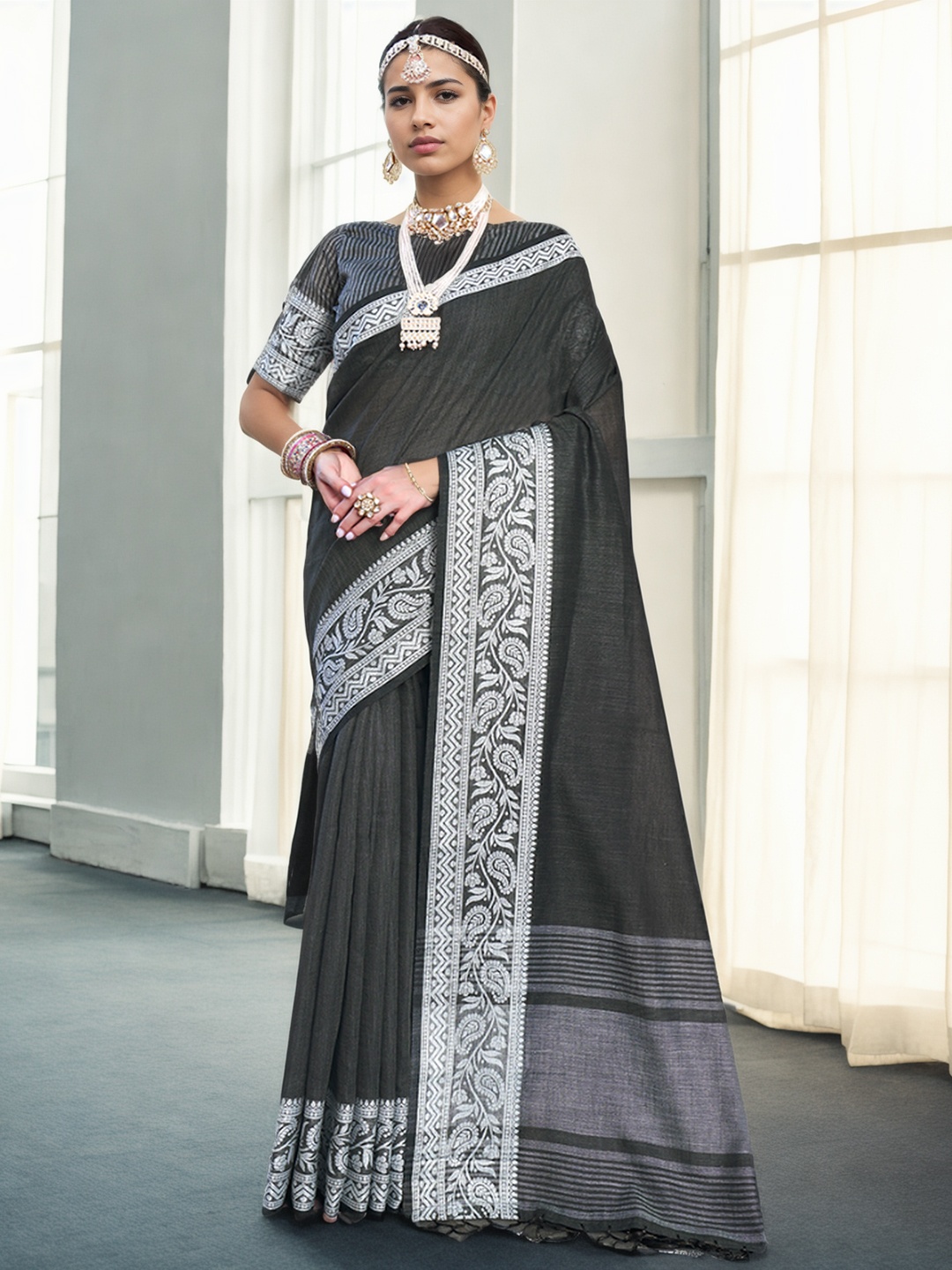 

Anouk Ethnic Motifs Linen Blend Saree, Black