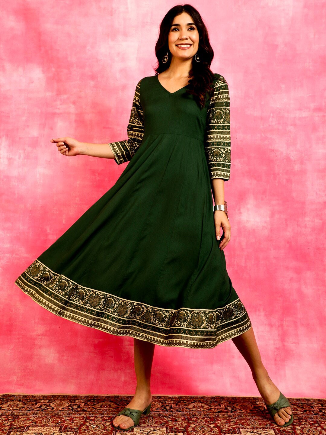 

Anouk Ethnic Motifs Printed V-Neck Fit and Flare Midi Dresses, Green