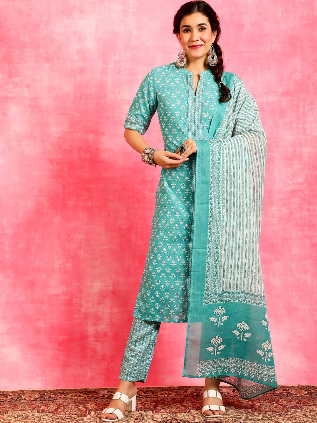 

Anouk Blue Floral Printed Pure Cotton Straight Kurta & Trousers With Dupatta