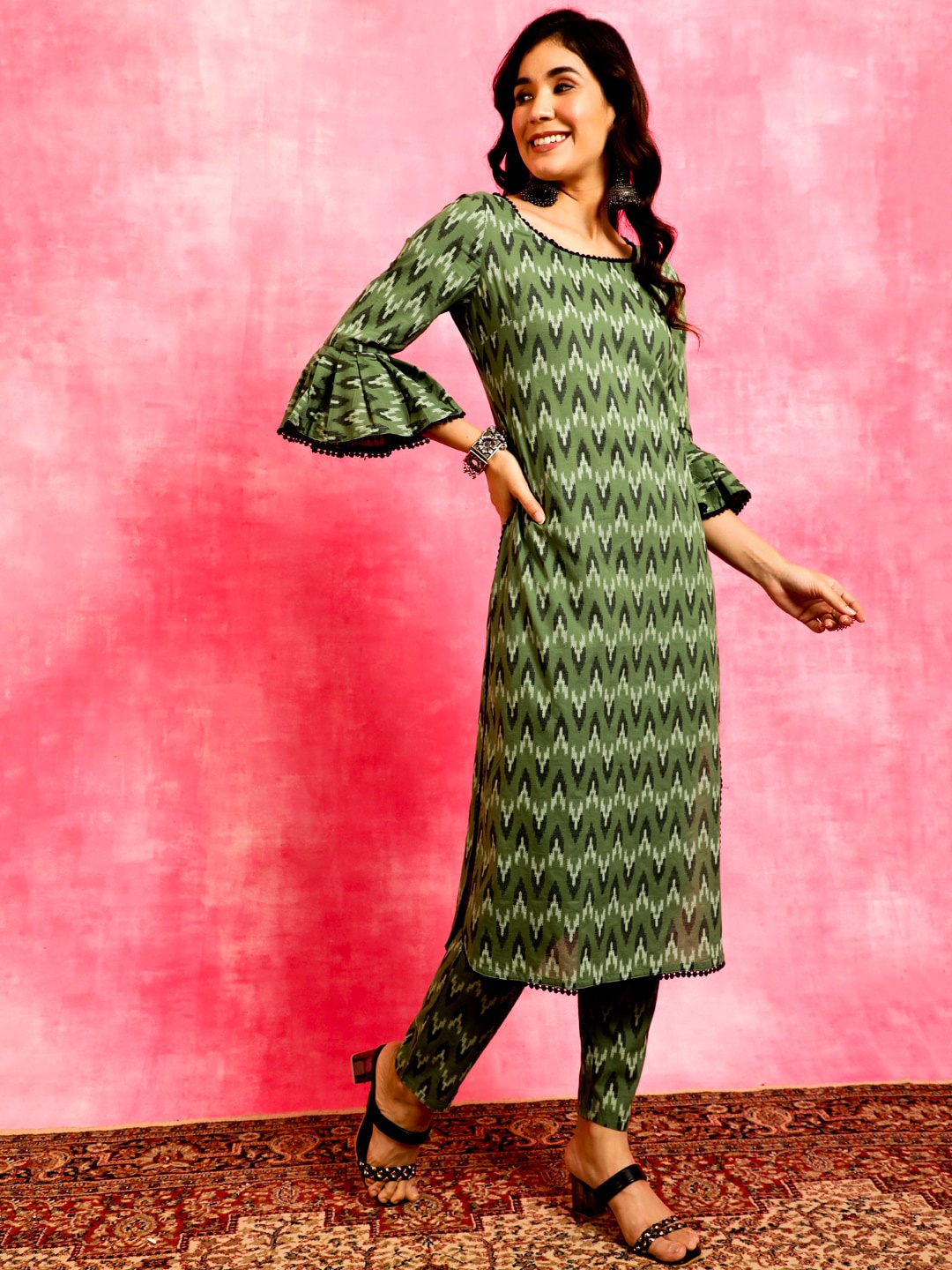 

Anouk Graphic Printed Bell Sleeves Pure Cotton Straight Kurta With Trousers, Green